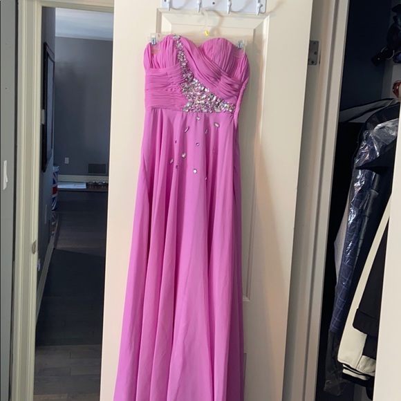 Prom dress - Picture 1 of 4